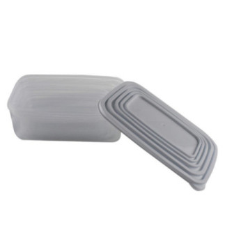 set 5 caserole din plastic pentru depozitat alimente stivuibile cu capacele așezate lângă ele