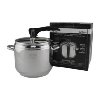 cuctă din inox lângă cutia de carton în care este ambalată