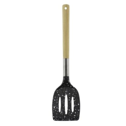 paletă de bucătărie neagră cu puncte albe din plastic cu fante și mâner din lemn maro