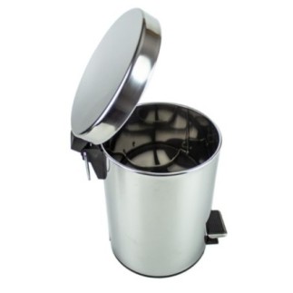 coș de gunoi din inox cu capac deschis și pedală