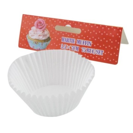 hârtie pentru copt muffins rotundă cu margini ondulate în fața etichetei de carton