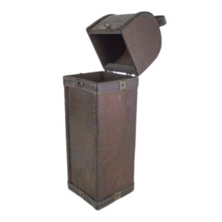Cutie pentru sticle de vin, din lemn, cu închizătoare metalică și aspect vintage, perfectă ca și cadou sau decorațiune