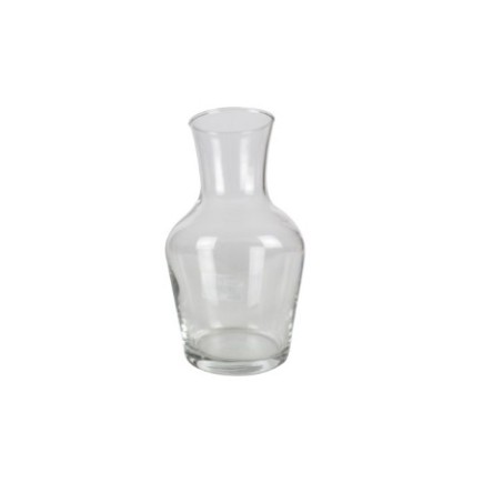 carafă din sticlă pentru servit vin sau alte băuturi lichide la masă