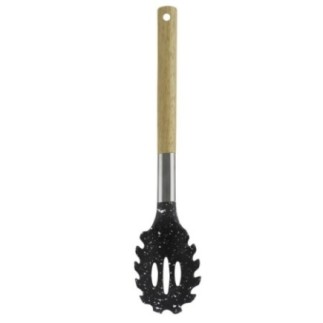 lingură pentru spaghete cu cupă perforată și zimțată din plastic negru cu mâner din lemn și inel din inox la mijloc