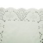 hârtie dantelată decorativă de așezat sub platouri de gustări detaliu pe modelul perforat