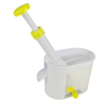 dispozitiv pentru îndepărtat sâmburi din plastic cu piston