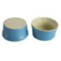set de 2 boluri ceramice rotunde pentru copt sufleuri model cu striații unul întors cu susul în jos