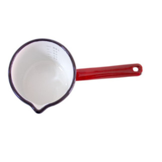 ibric emailat gradat cu un mâner și cioc de scurgere roșu pe exterior și alb în interior vedere de sus