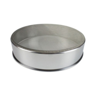 sită deasă rotundă din inox pentru cernut făină întoarsă cu fundul în sus