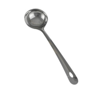 polonic din inox detaliu pe mânerul plat cu orificiu pentru agățat