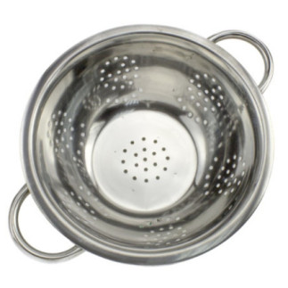 Strecurătoare rotundă din inox, cu două mânere ergonomice și bază stabilă, perfectă pentru clătirea alimentelor, 24 cm