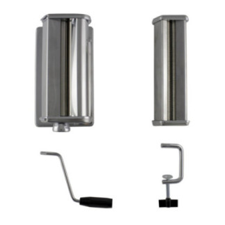 mașină de tăiat și întins tăieței din aluat de casă dezasamblată în bucăți