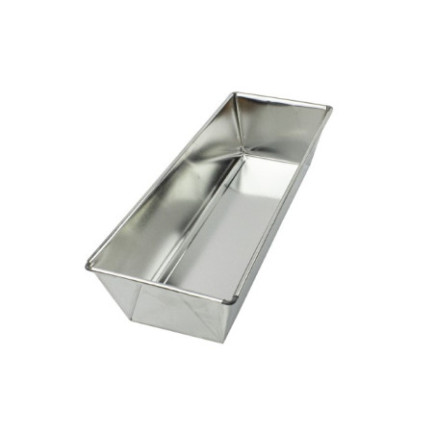 Tavă dreptunghiulară, din tablă cositorită, durabilă și rezistentă, asigură coacere uniformă pentru pâine de casă și chec pufos