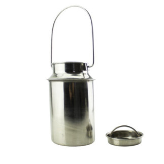 bidon metalic cu gură largă și mâner lung pentru depozitat sau transportat alimente cu capac cu toartă așezat alături