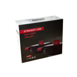 cutie din carton colorată ambalaj pentru o cratiță joasă cu capac și mânere roșii din silicon