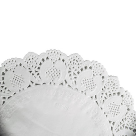 Set hârtii dantelate albe rotunde 34 cm de așezat sub aperitive torturi și prăjituri, accesoriu elegant pentru prezentare 12 buc