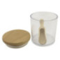 cutie cilindrică pentru condimente din plastic transparent cu linguriță dozatoare și capac din lemn cu inel din cauciuc