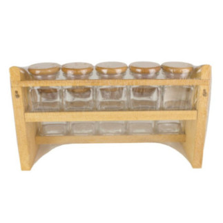 set de 10 sticluțe pentru condimente aranjate pe suport din lemn cu montare de perete