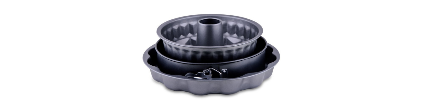 Tăvi și forme pentru tort: Creează torturi spectaculoase acasă